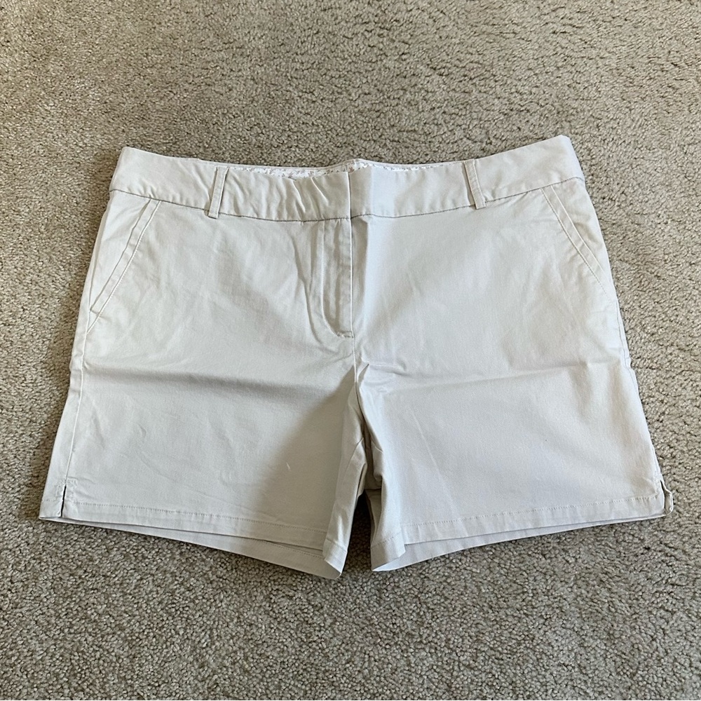 Ann Taylor LOFT Riviera Chino Shorts in Khaki 6”Inseam Size 18 VGUC